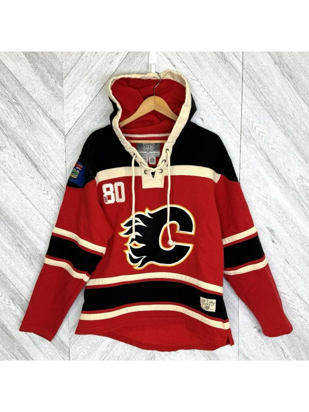 Calgary Flames Mens Small NHL Hoodie Jersey Old Time Hockey Fleece Sweatshirt